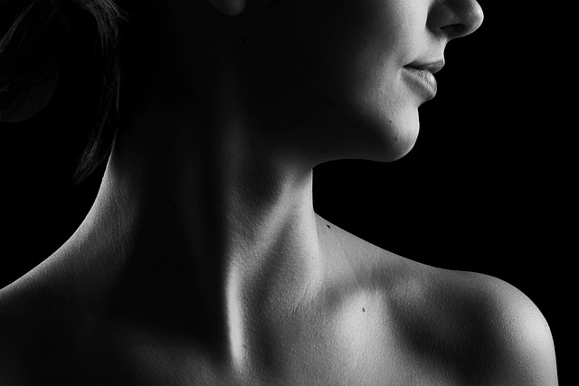 Dark neck, causes and method of prevention