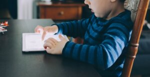 screen time and brain development in children under 5